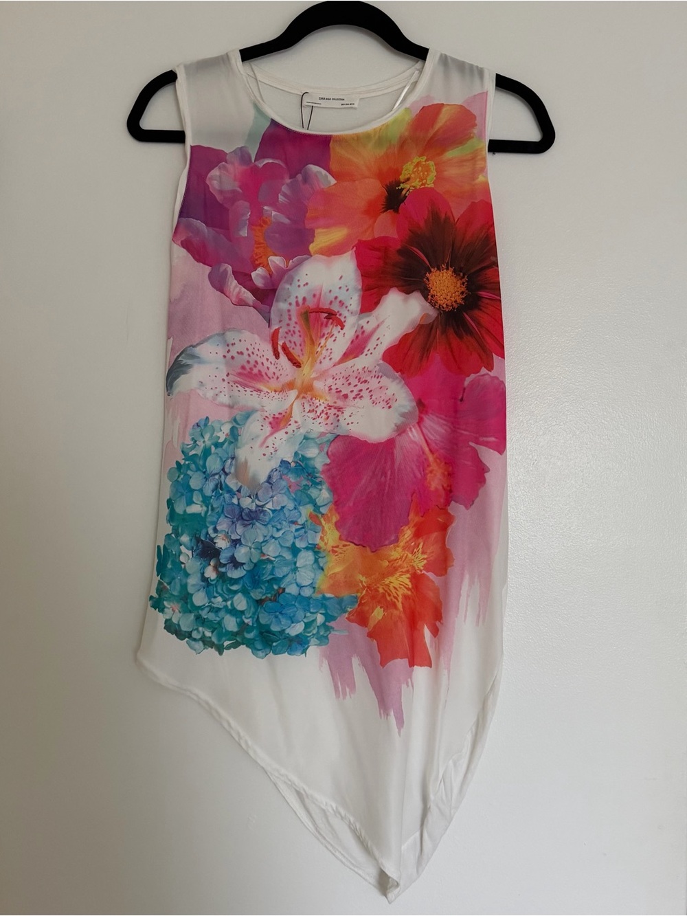 Zara Women’s White and Floral Print Asymmetrical Hem Sleeveless Top Size Small